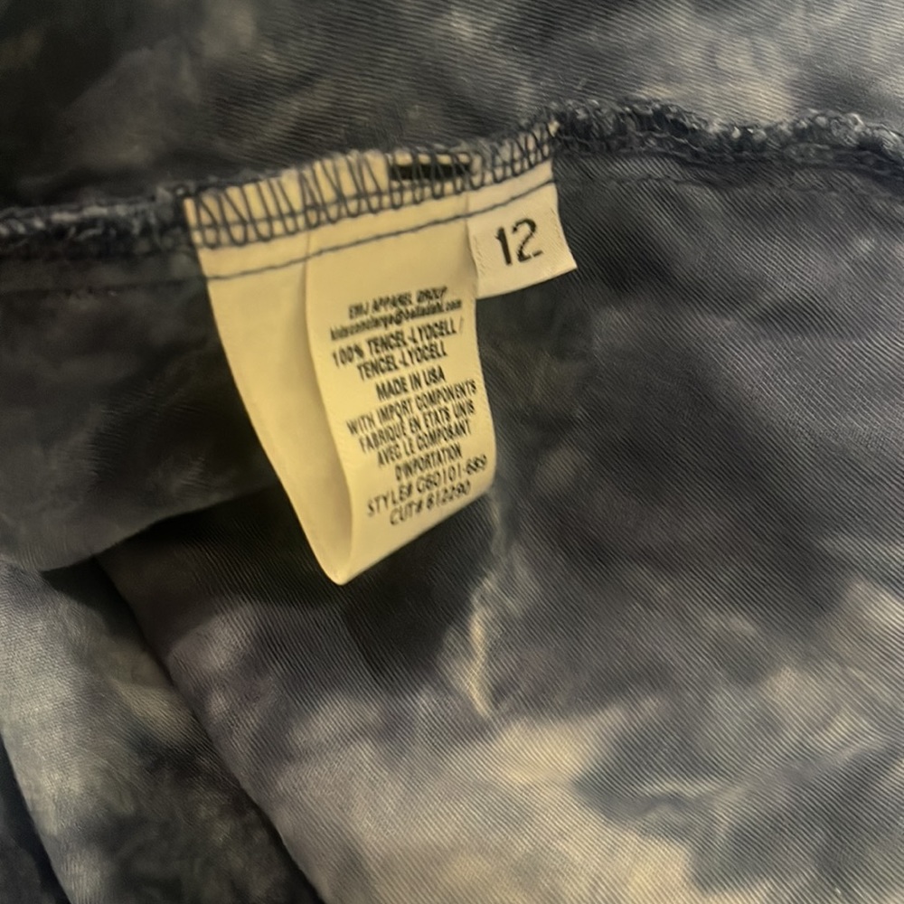 Bella Dahl Girl’s Tie Dye cap sleeve shirt dress with pockets - Picture 3 of 5